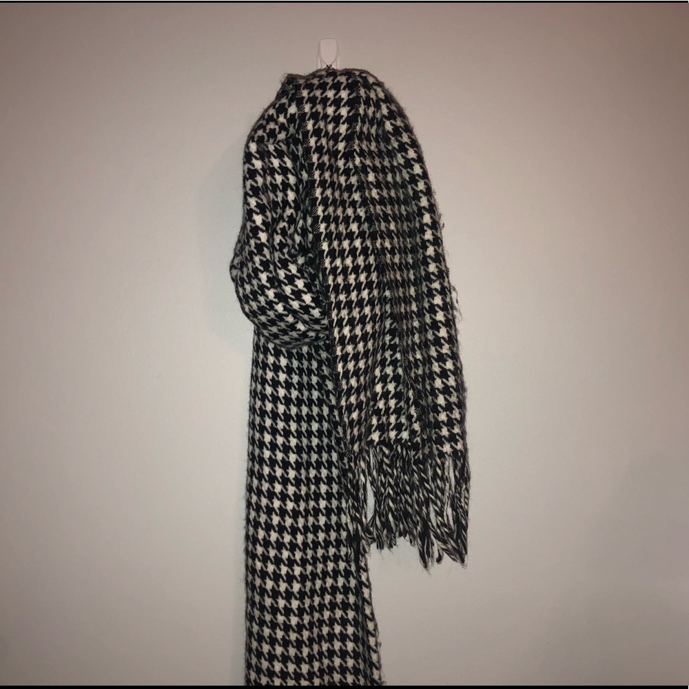 Houndstooth Scarf